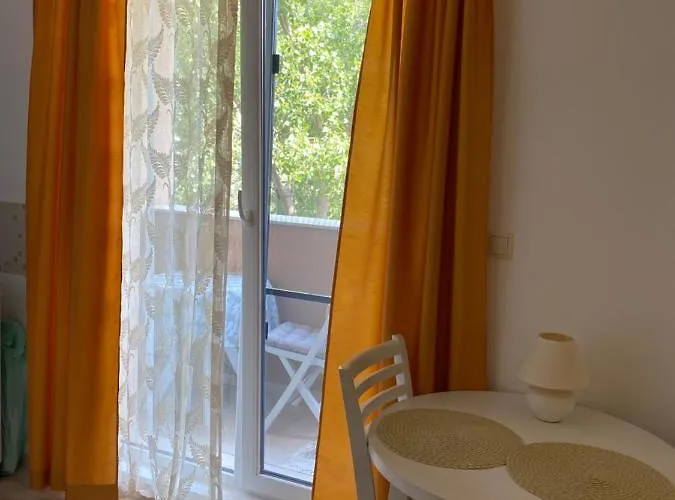 Aphrodite Gardens D208, Σάνι Μπιτς