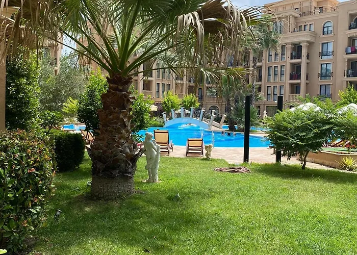 Aphrodite Gardens D208, Διαμέρισμα