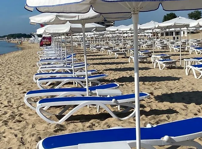 Aphrodite Gardens D208, Διαμέρισμα