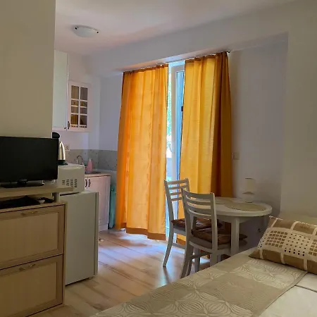 Apartament Aphrodite Gardens D208,