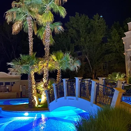 아파트 Aphrodite Gardens D208, 써니비치