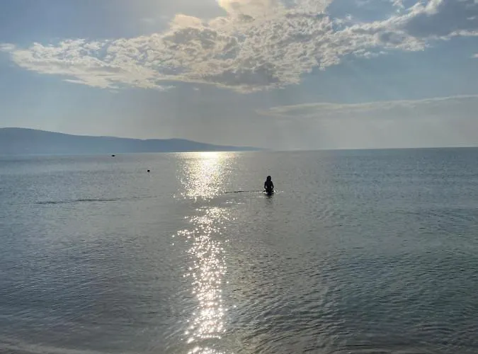 Aphrodite Gardens D208, * Σάνι Μπιτς