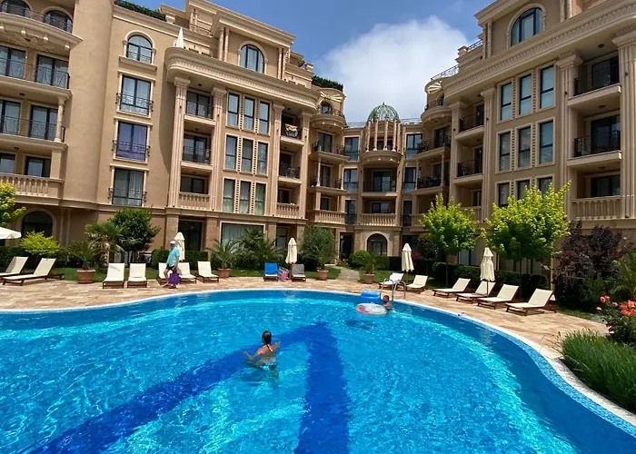 Aphrodite Gardens D208, Apartamento