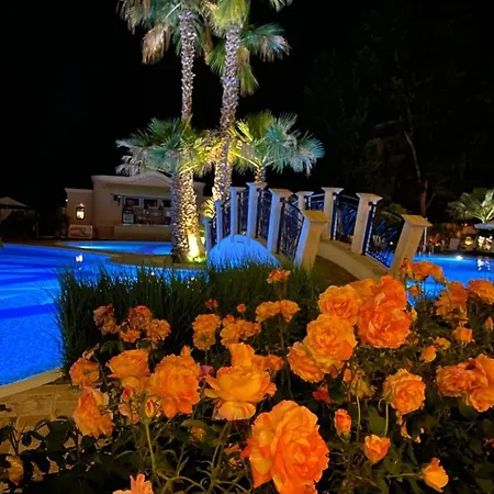 Aphrodite Gardens D208, Apartament *