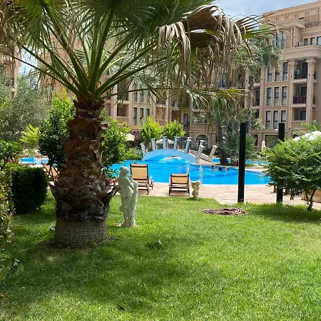 Aphrodite Gardens D208, Apartament