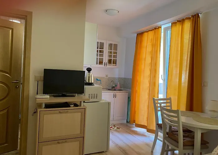 Apartamento Aphrodite Gardens D208,